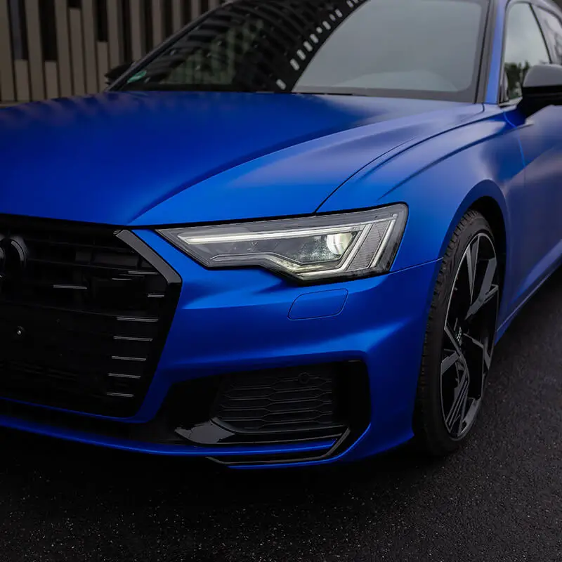 FOLIAWORX Vollfolierung blau folierter Audi
