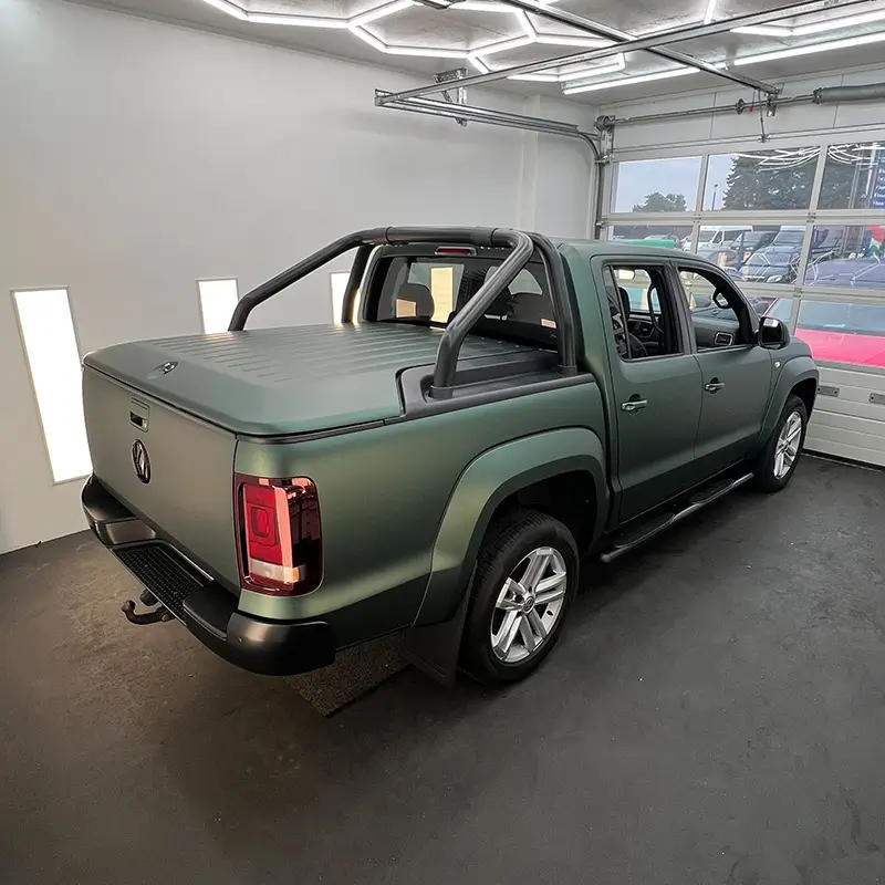 VW Amarok Vollfolierung matt grün, Teilfolierung und Scheibentönung